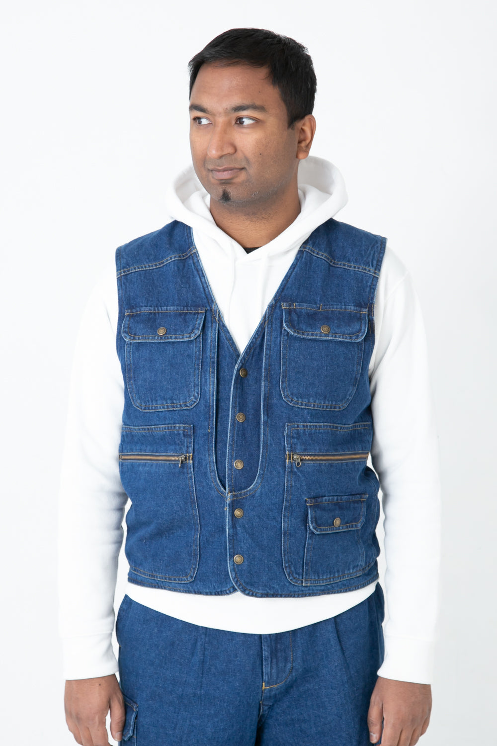 Gilet en jean pour homme avec de nombreuses poches de style cargo Gilet en jean pour homme avec de nombreuses poches de style cargo