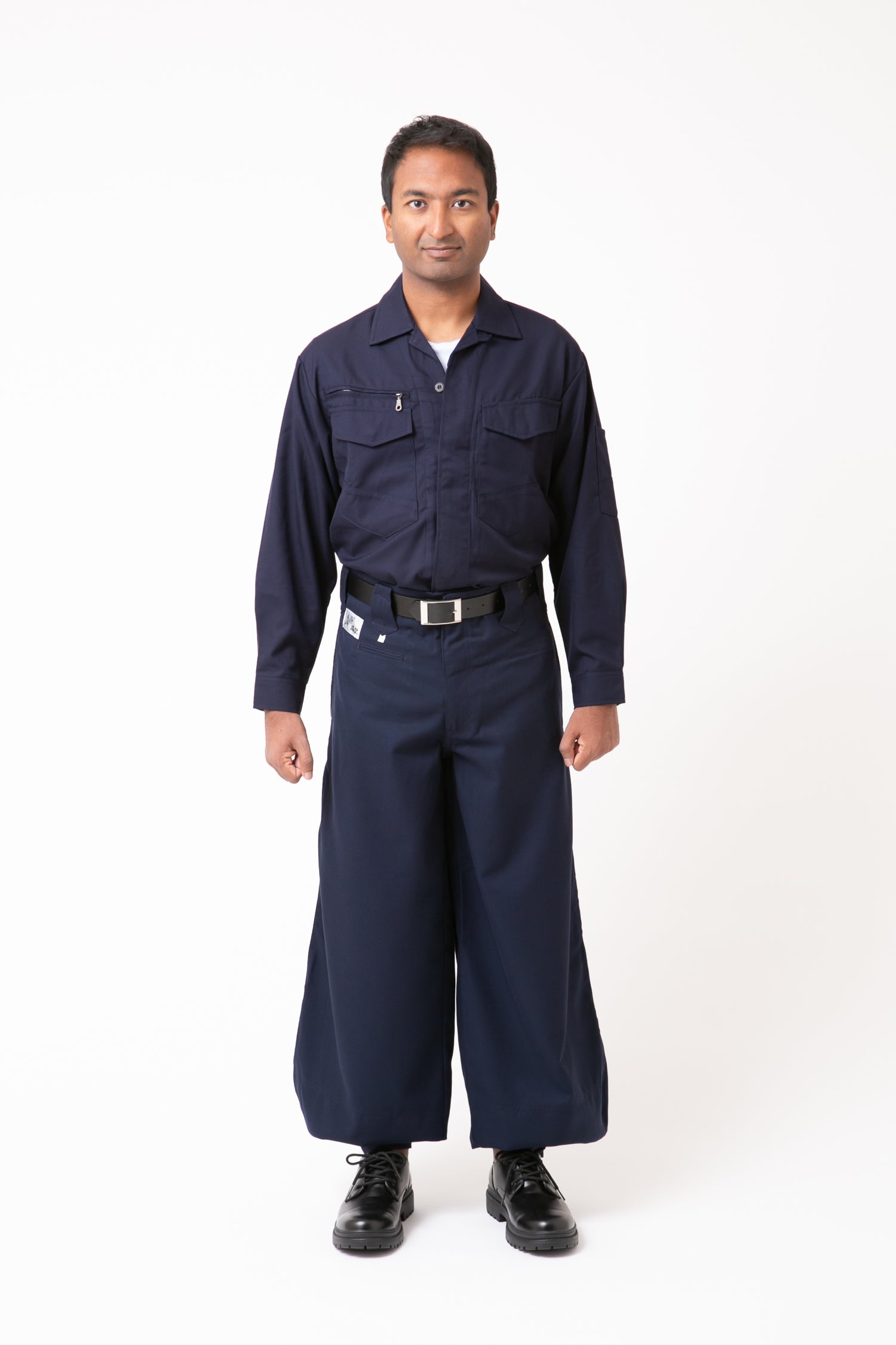 Serge 23 Overshirt & Edo-Style Tobi Pants Set Navy blue front