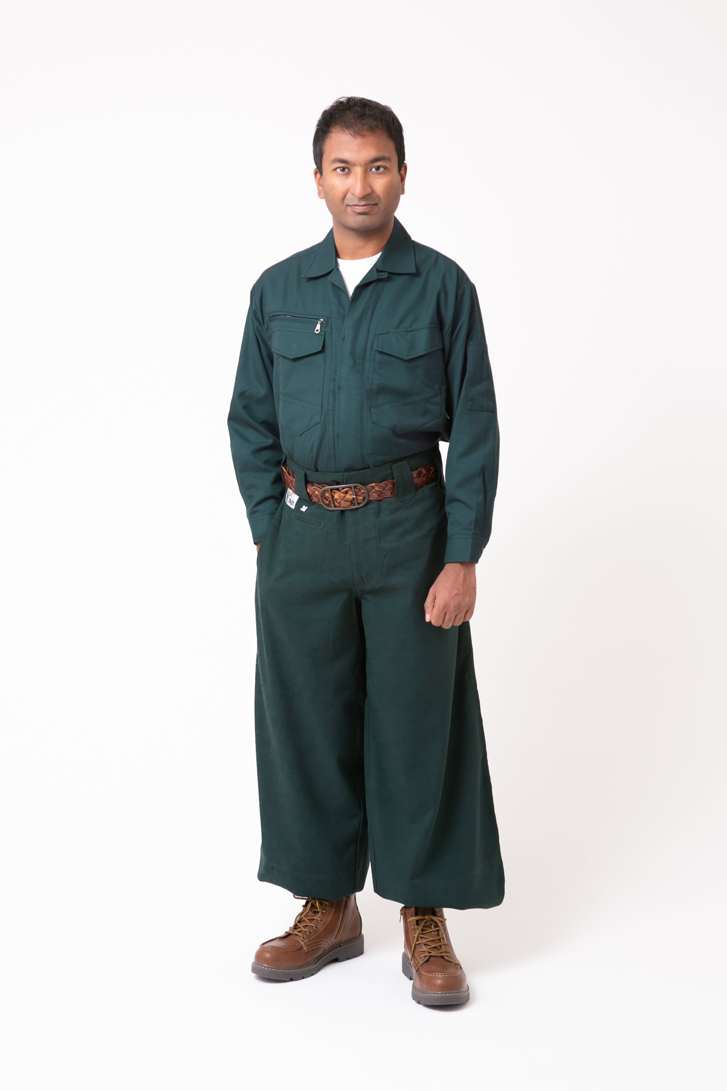 Serge 23 Overshirt & Edo-Style Tobi Pants Set Dark green front