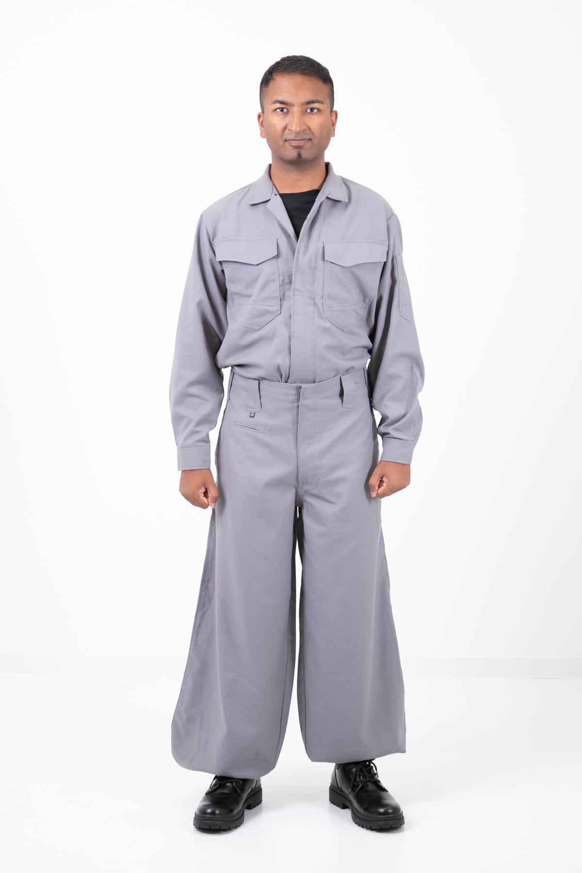 Ultra Smooth Serge 25 Edo-Style Tobi Pants_grey_model