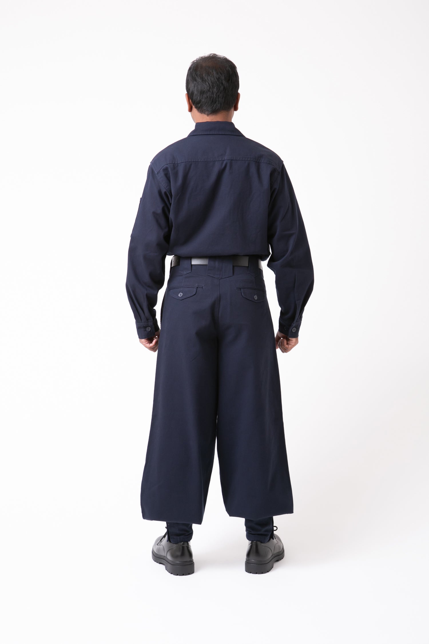Regular Cotton 14 Overshirt & Edo-Style Tobi Pants back