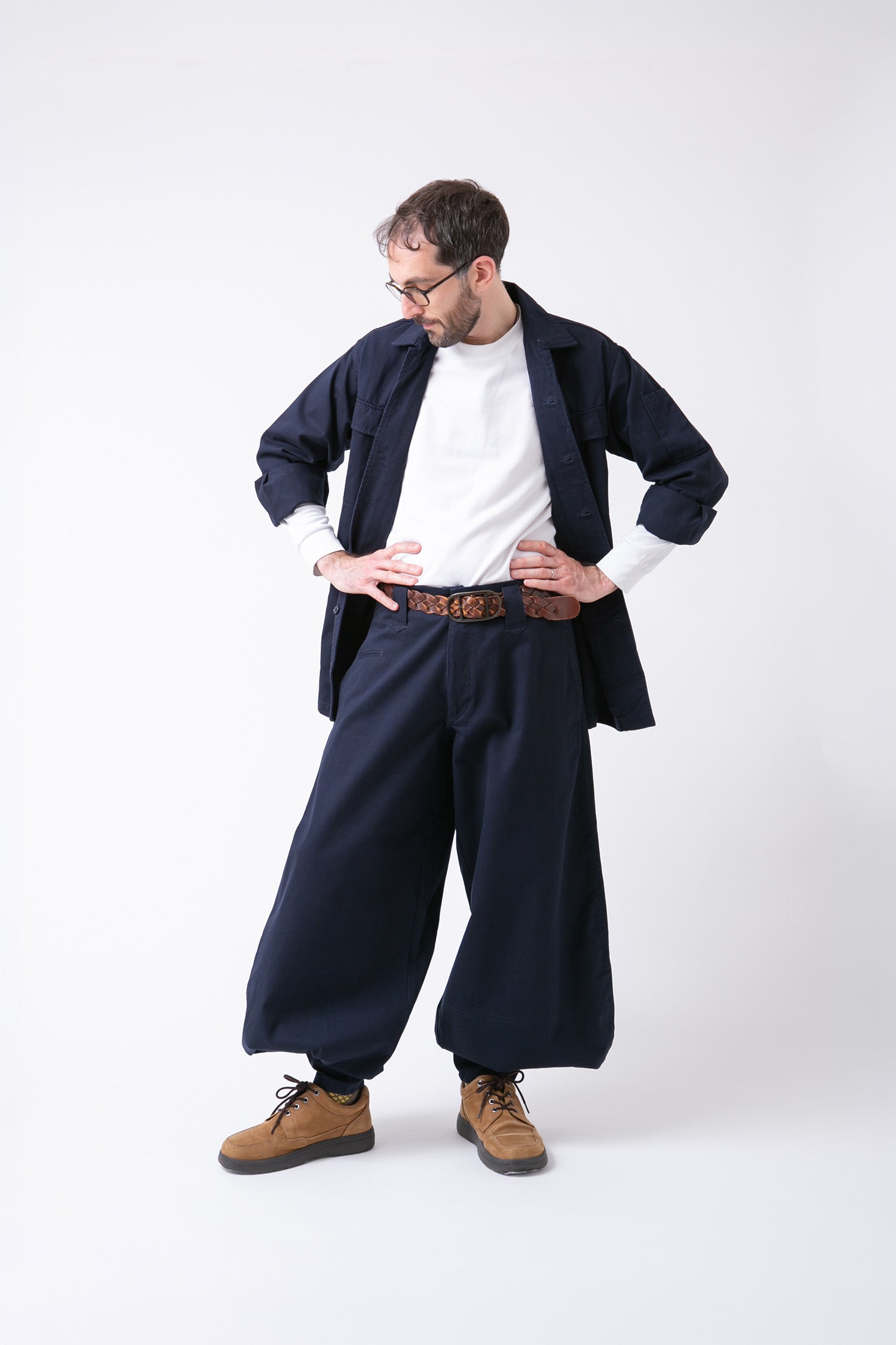 Regular Cotton 14 Tobi Pants - Navy - model
