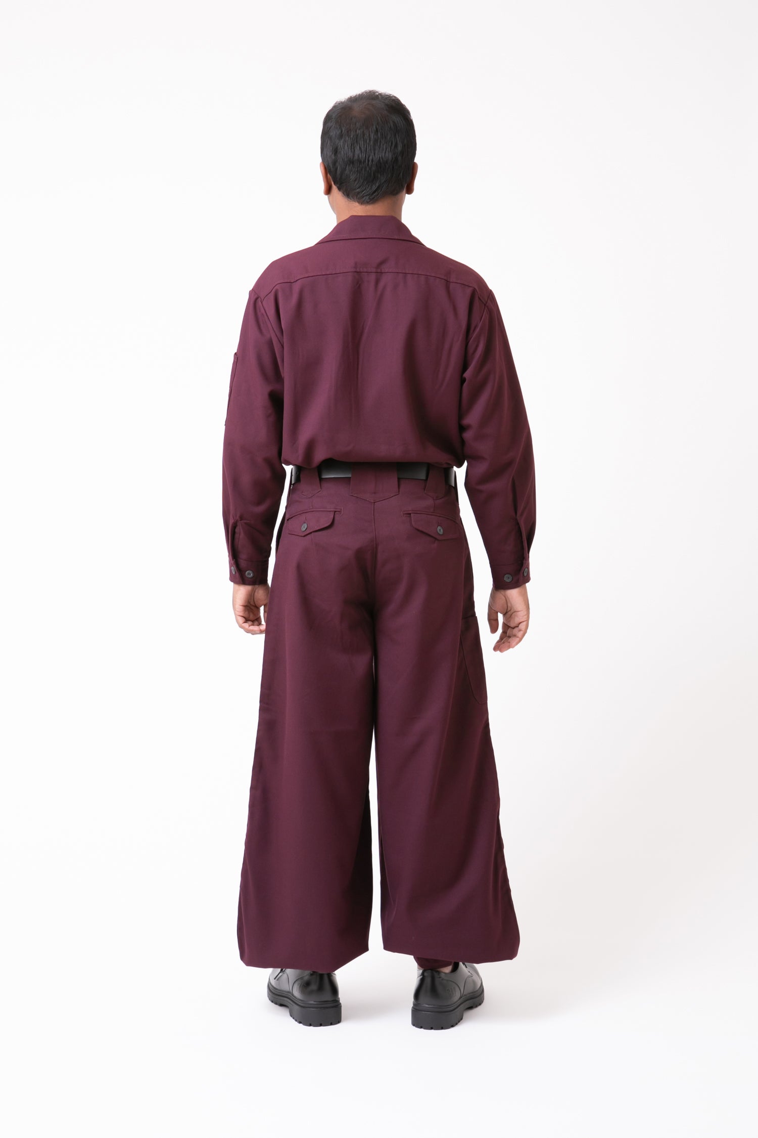 Serge 23 Overshirt & Edo-Style Tobi Pants Set Purple red back